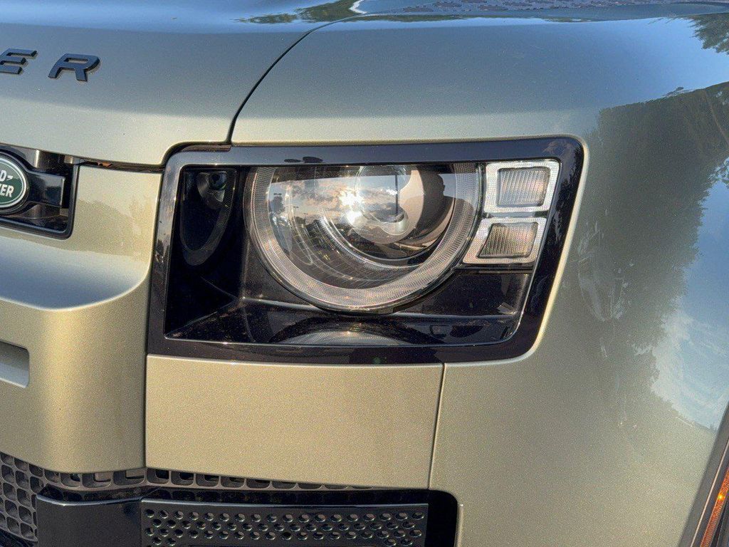 2024 LAND Rover DEFENDER 110 P400 S — фото 12