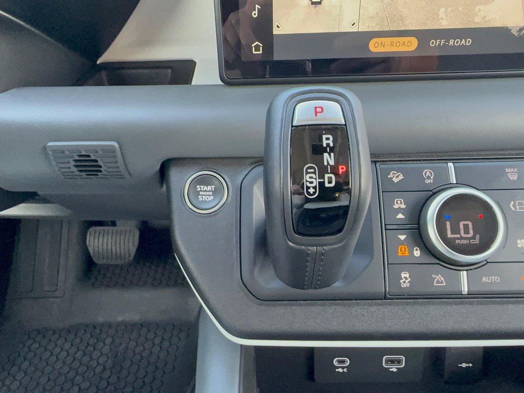 2024 LAND Rover DEFENDER 110 P400 S — фото 21