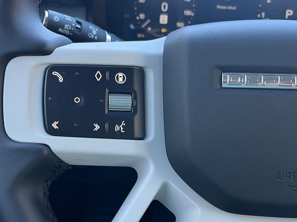 2026 LAND Rover DEFENDER P300 S thumbnail 16