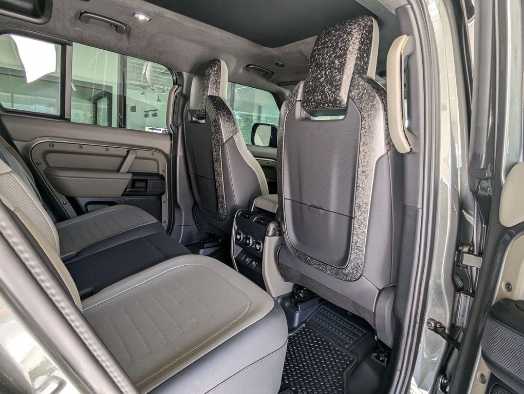 2025 LAND Rover DEFENDER P635 OCTA — миниатюра 23