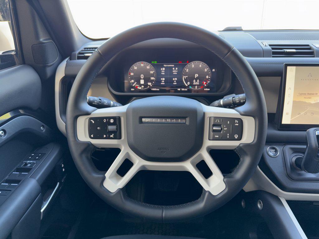 صورة 10 لـ 2025 LAND Rover DEFENDER 130 P400 X-DYNAMIC SE