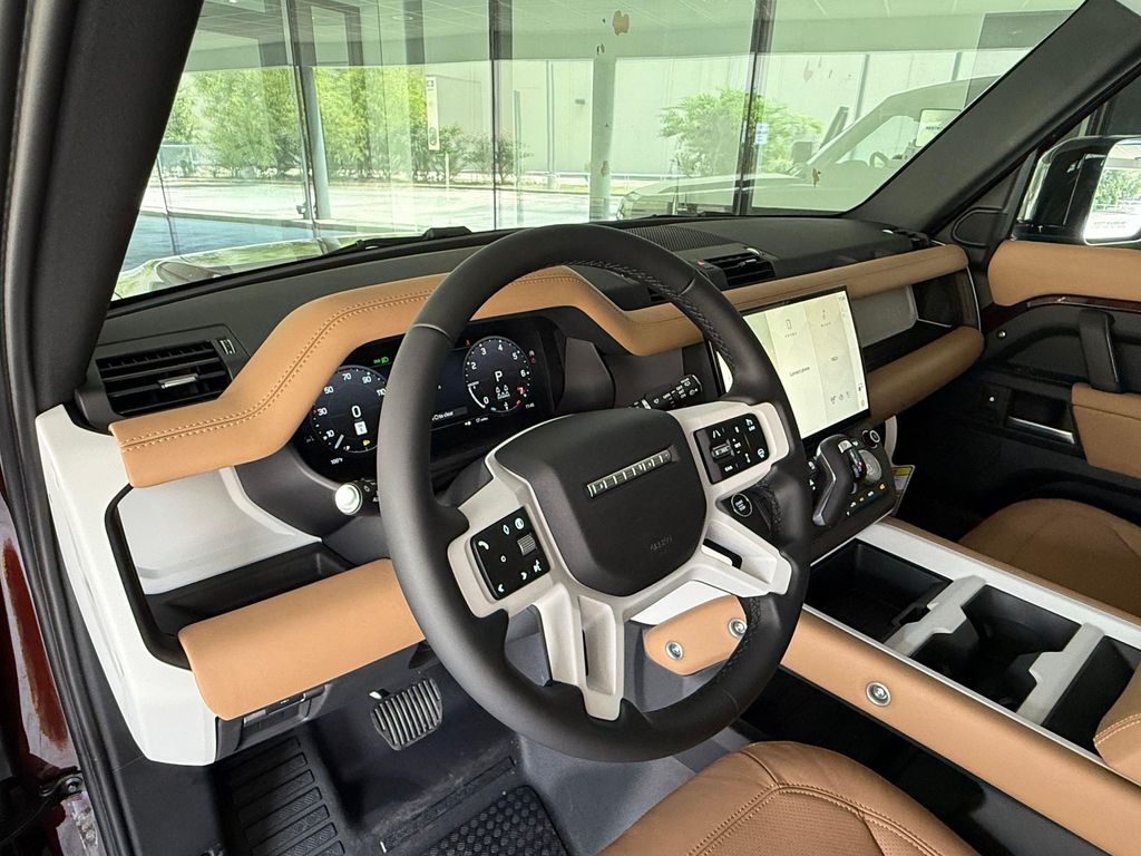2026 LAND Rover DEFENDER P300 S — фото 4