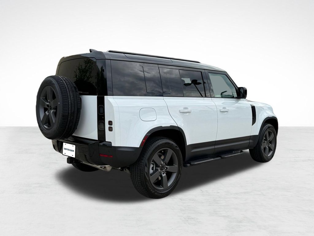 2026 LAND Rover DEFENDER P300 S photo 9