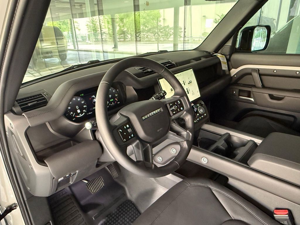 2026 LAND Rover DEFENDER P400 X-DYNAMIC SE — фото 4