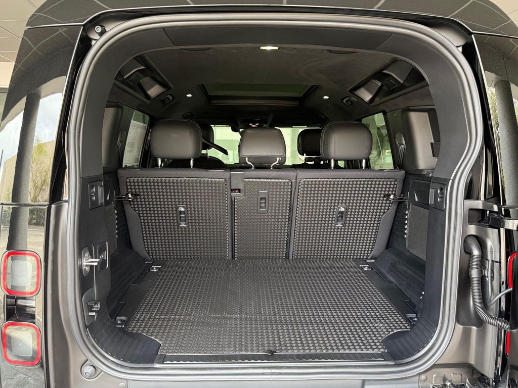 2026 LAND Rover DEFENDER P400 X thumbnail 23