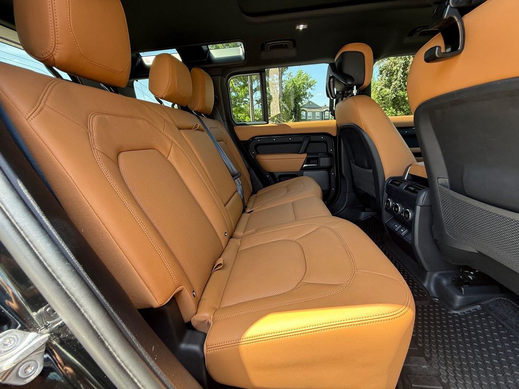 صورة 35 لـ 2023 LAND Rover DEFENDER 110 V8