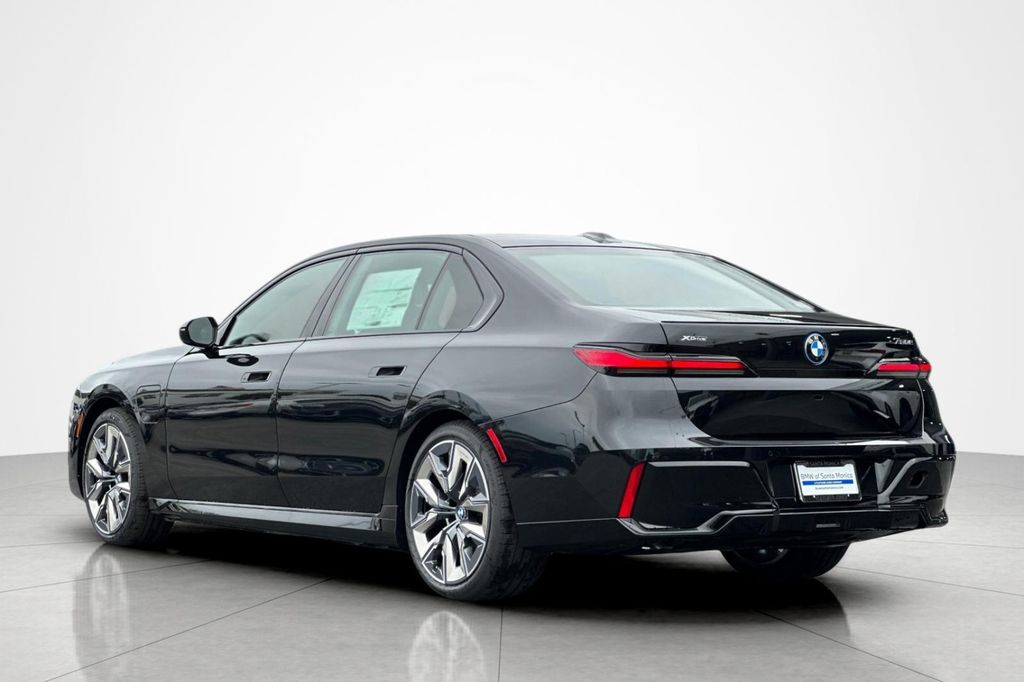 2026 BMW 750E I XDRIVE — фото 3