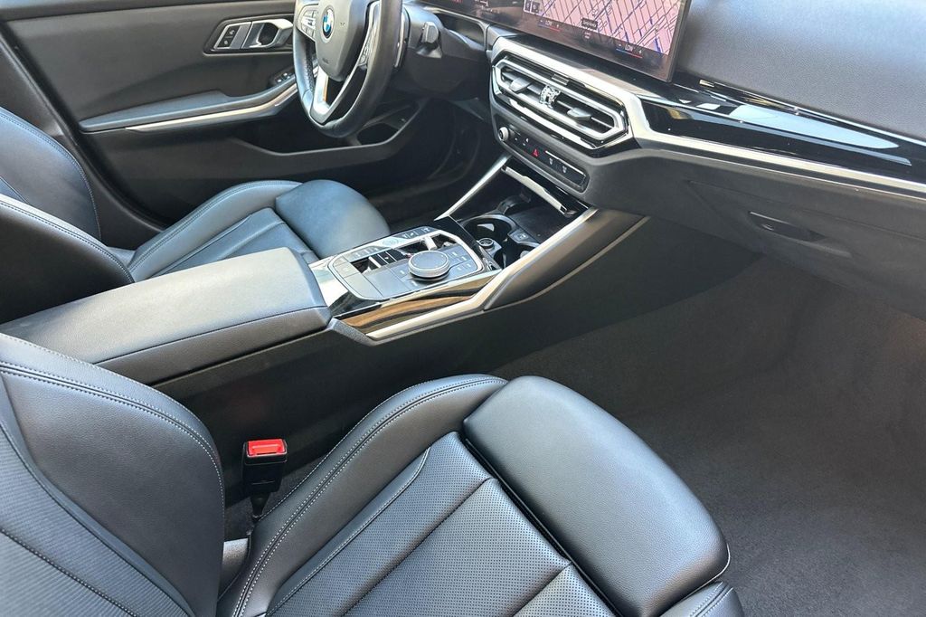 صورة مصغرة 14 لـ 2023 BMW 330 330I