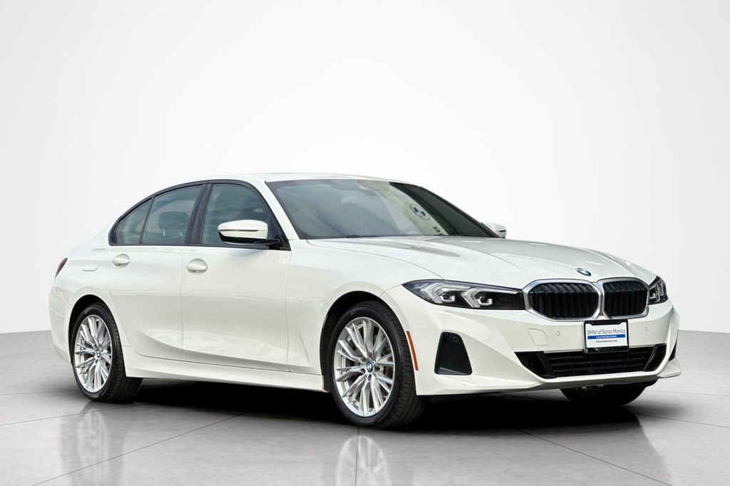 صورة 7 لـ 2023 BMW 330 330I
