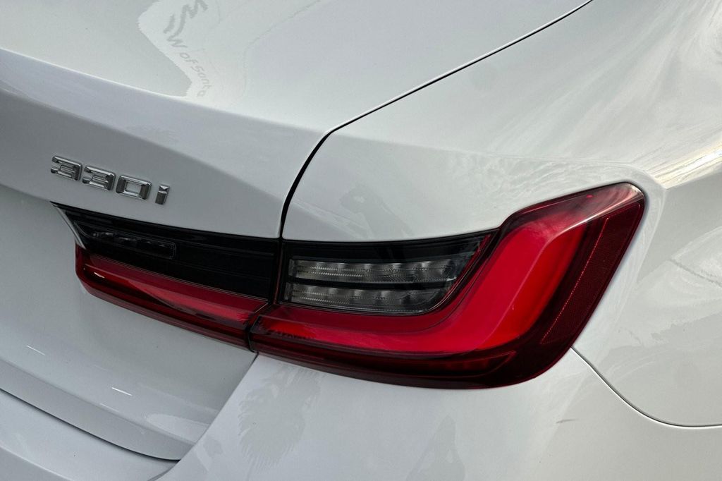 صورة مصغرة 26 لـ 2023 BMW 330 330I