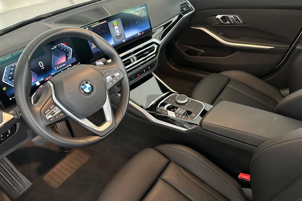 صورة 9 لـ 2023 BMW 330 330I