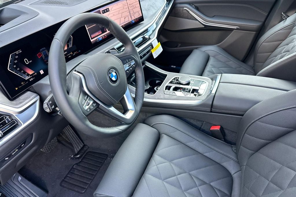 صورة 9 لـ 2026 BMW X5 SDRIVE40I