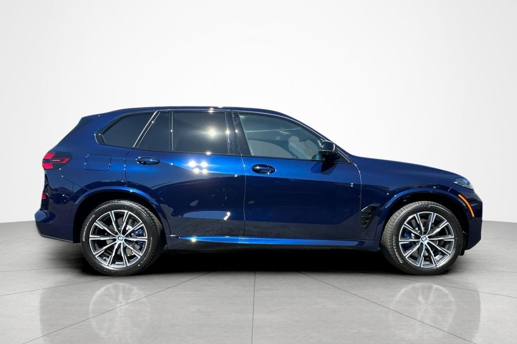 2026 BMW X5 M60I — фото 6