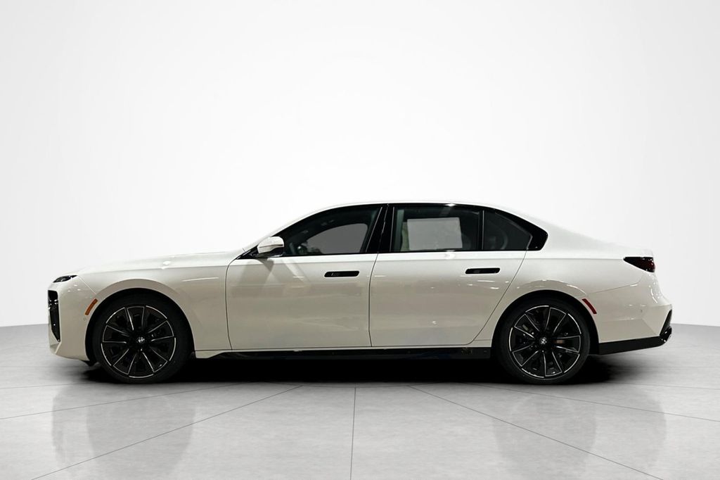 صورة 2 لـ 2026 BMW 760 XDRIVE