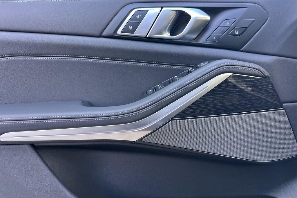 2026 BMW X5 M60I 照片 10