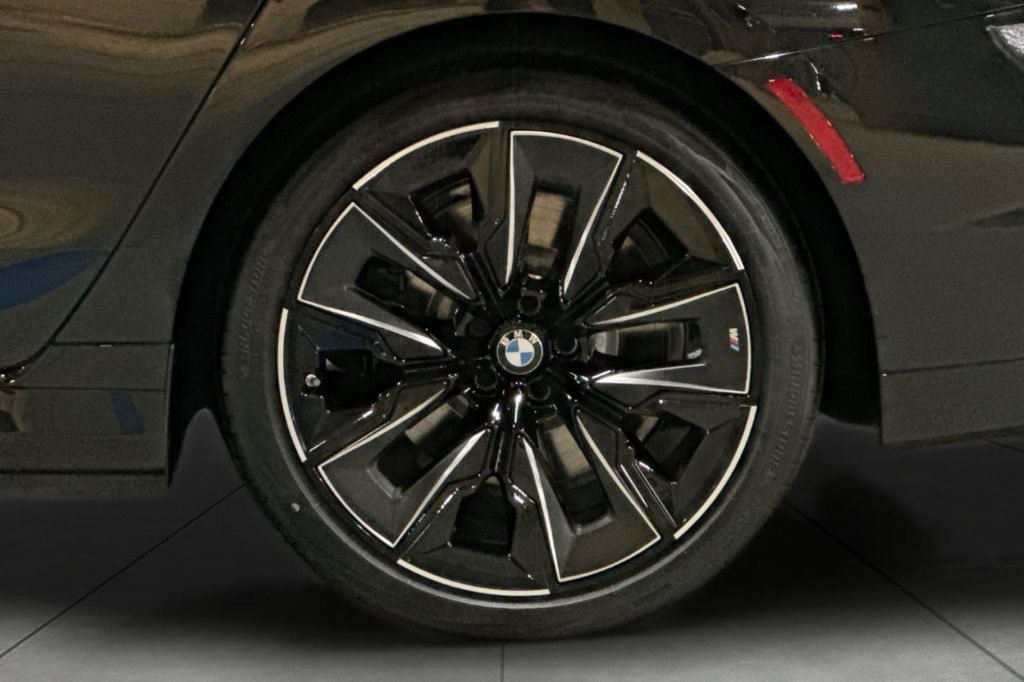 2026 BMW 750E I XDRIVE — миниатюра 25