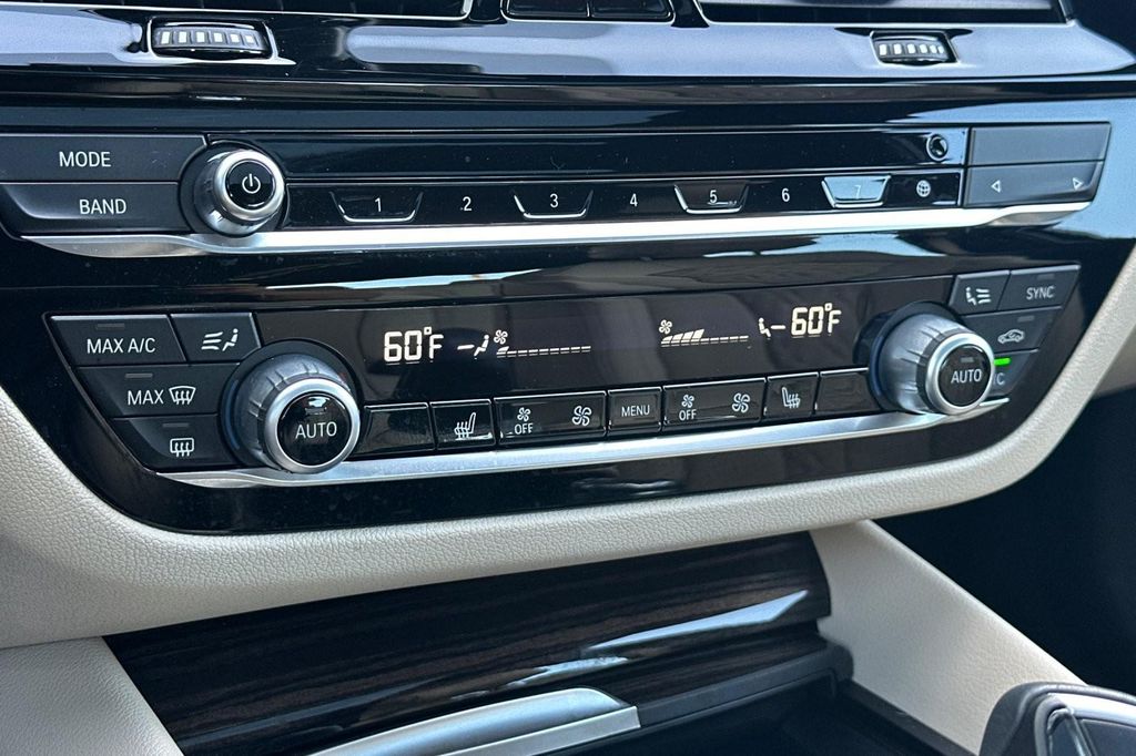 صورة مصغرة 19 لـ 2023 BMW 530E BASE