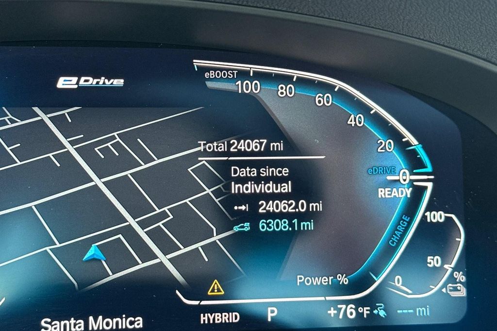 صورة مصغرة 24 لـ 2023 BMW 530E BASE