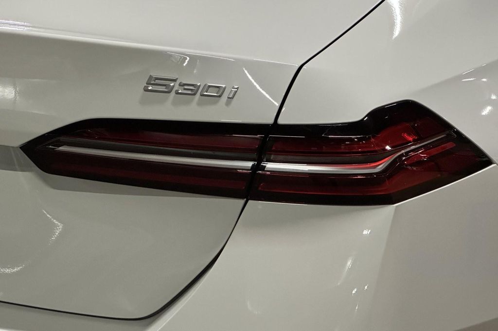 صورة مصغرة 26 لـ 2027 BMW 530 I