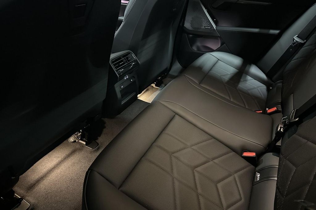 صورة مصغرة 11 لـ 2027 BMW 530 I