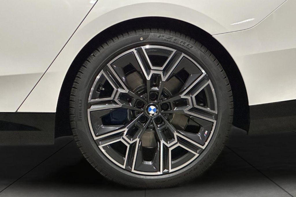 صورة مصغرة 25 لـ 2027 BMW 530 I