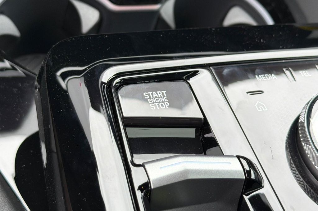 2027 BMW 550E 550E XDRIVE — миниатюра 21