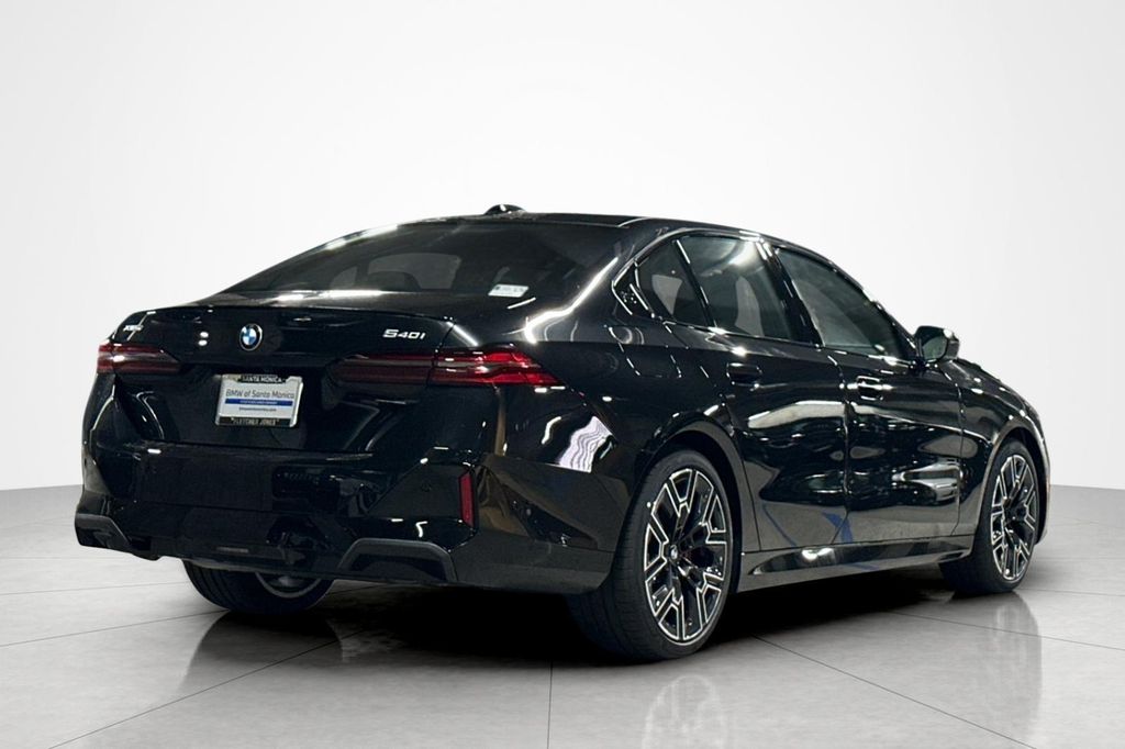 صورة 5 لـ 2027 BMW 540 I XDRIVE