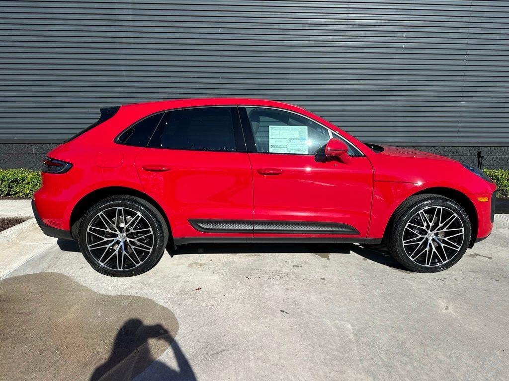 صورة 10 لـ 2026 Porsche MACAN T