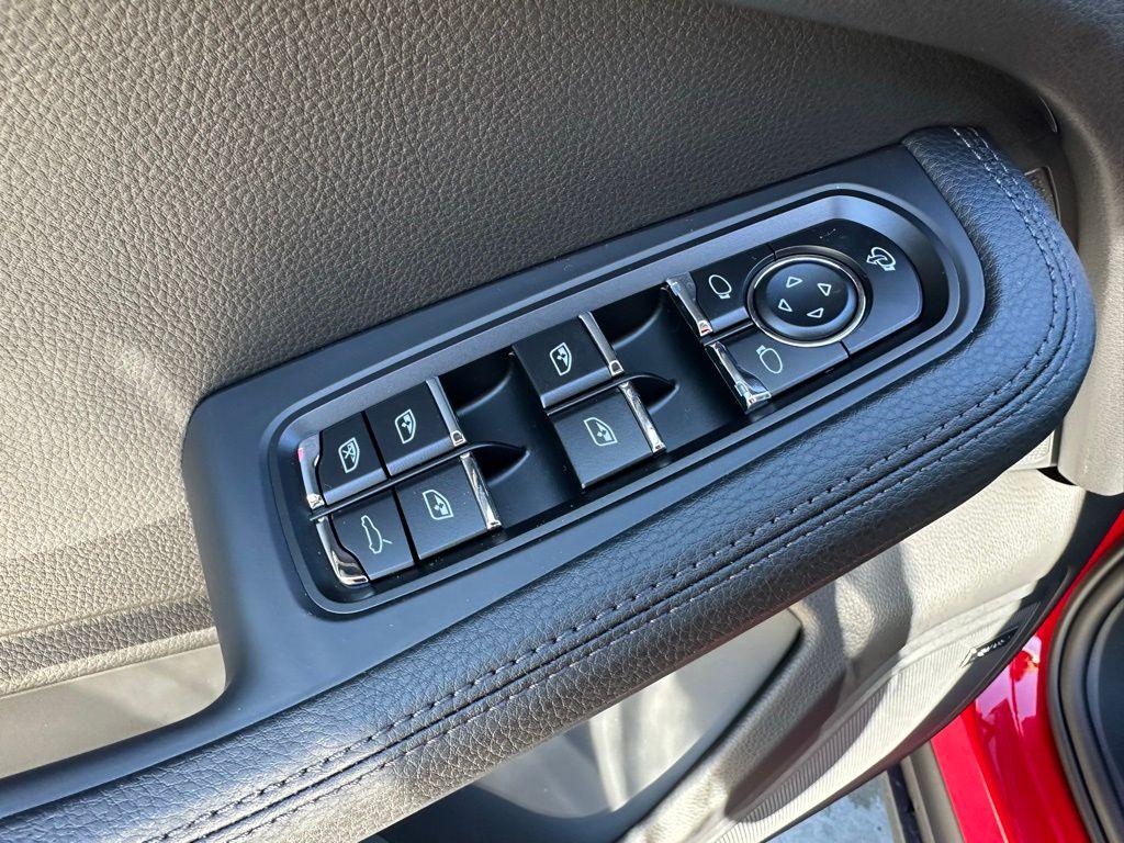 2026 Porsche MACAN T 缩略图 20