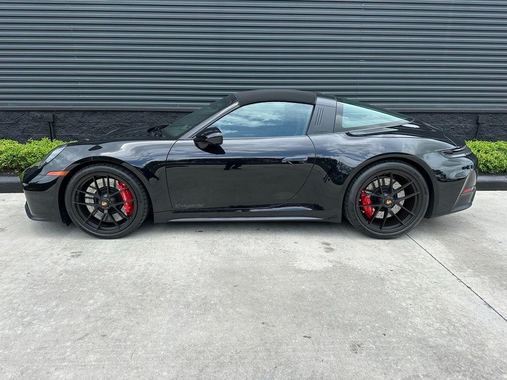 2026 Porsche 911 TARGA 4 GTS — фото 2