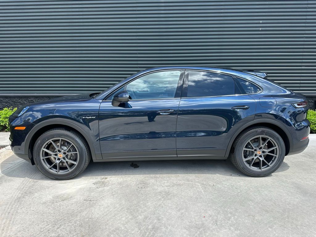 2025 Porsche CAYENNE BASE — фото 2