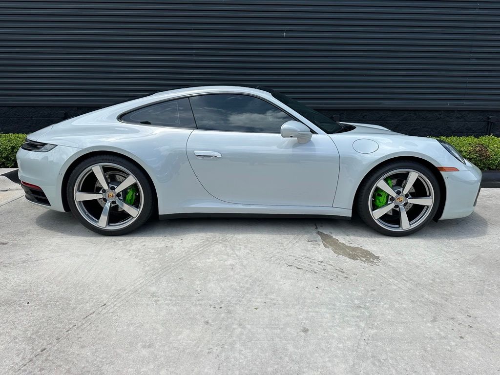 2024 Porsche 911 CARRERA 4 photo 11