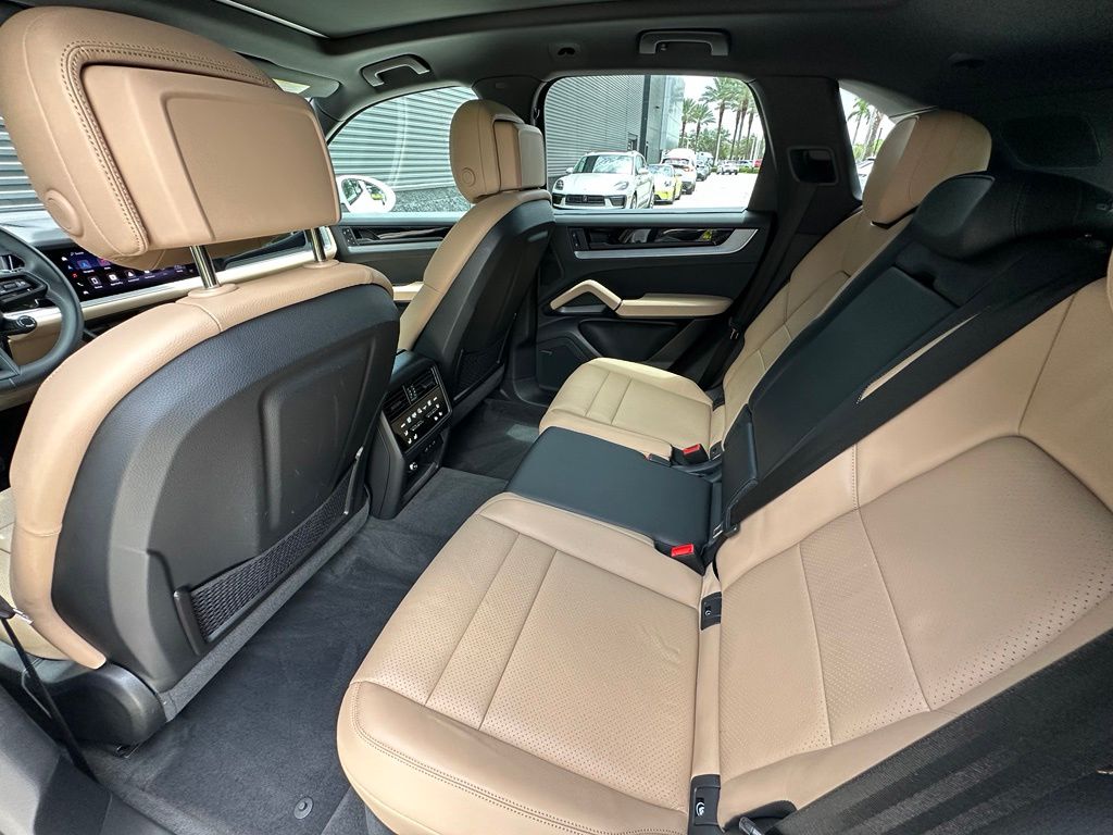 2026 Porsche CAYENNE BASE 缩略图 38