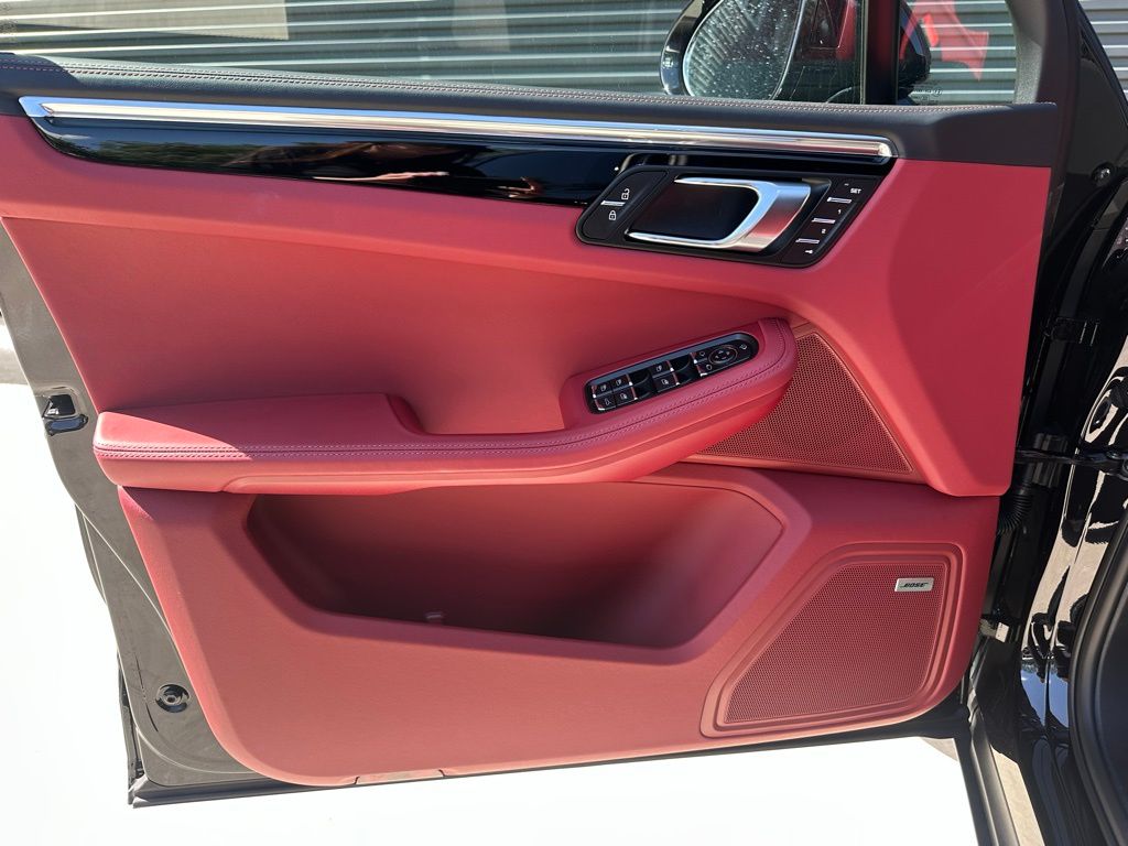 2026 Porsche MACAN — миниатюра 19