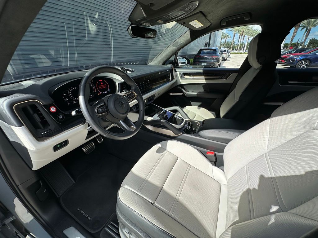 2025 Porsche CAYENNE TURBO — фото 4