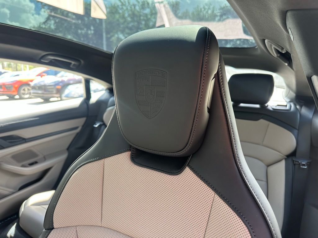 صورة مصغرة 24 لـ 2026 Porsche TAYCAN 4