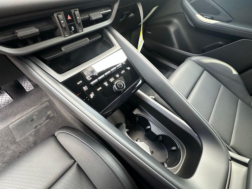 صورة مصغرة 29 لـ 2026 Porsche MACAN BASE