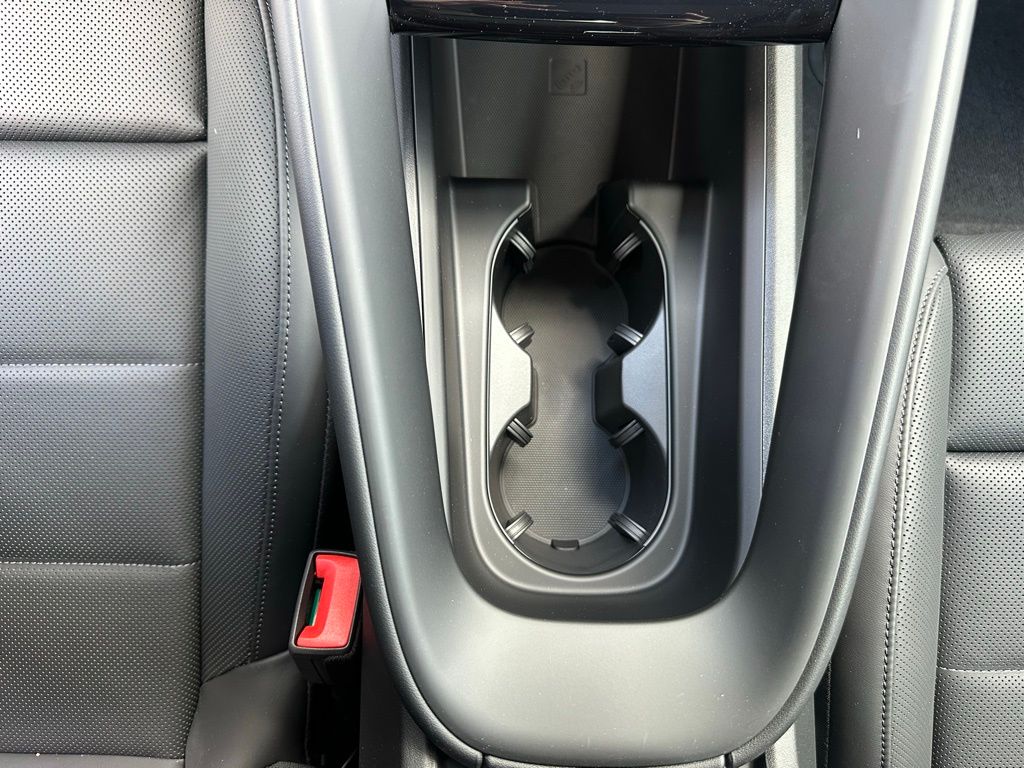 صورة مصغرة 28 لـ 2026 Porsche MACAN BASE