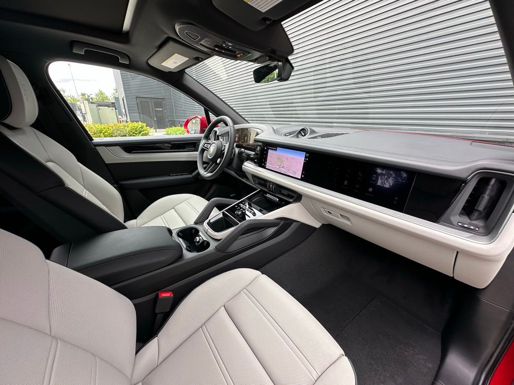 2025 Porsche CAYENNE AWD — миниатюра 40