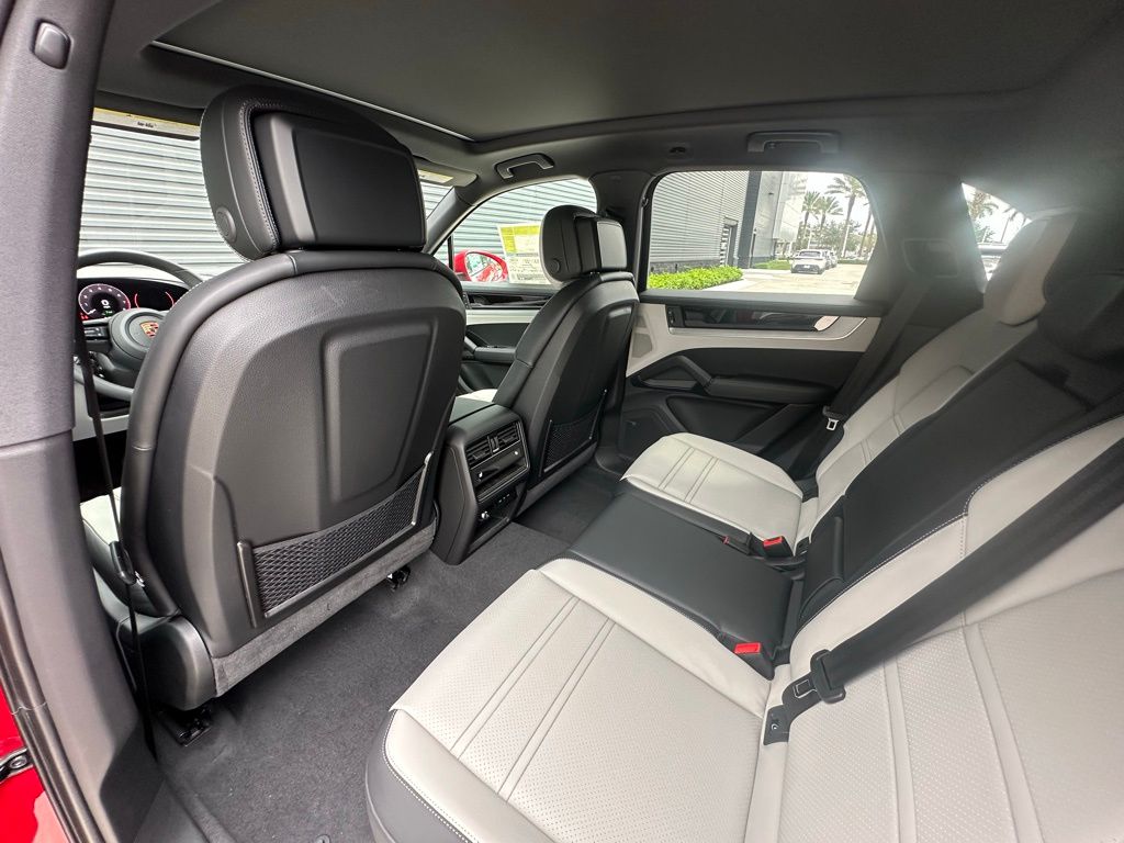 2025 Porsche CAYENNE AWD — миниатюра 33