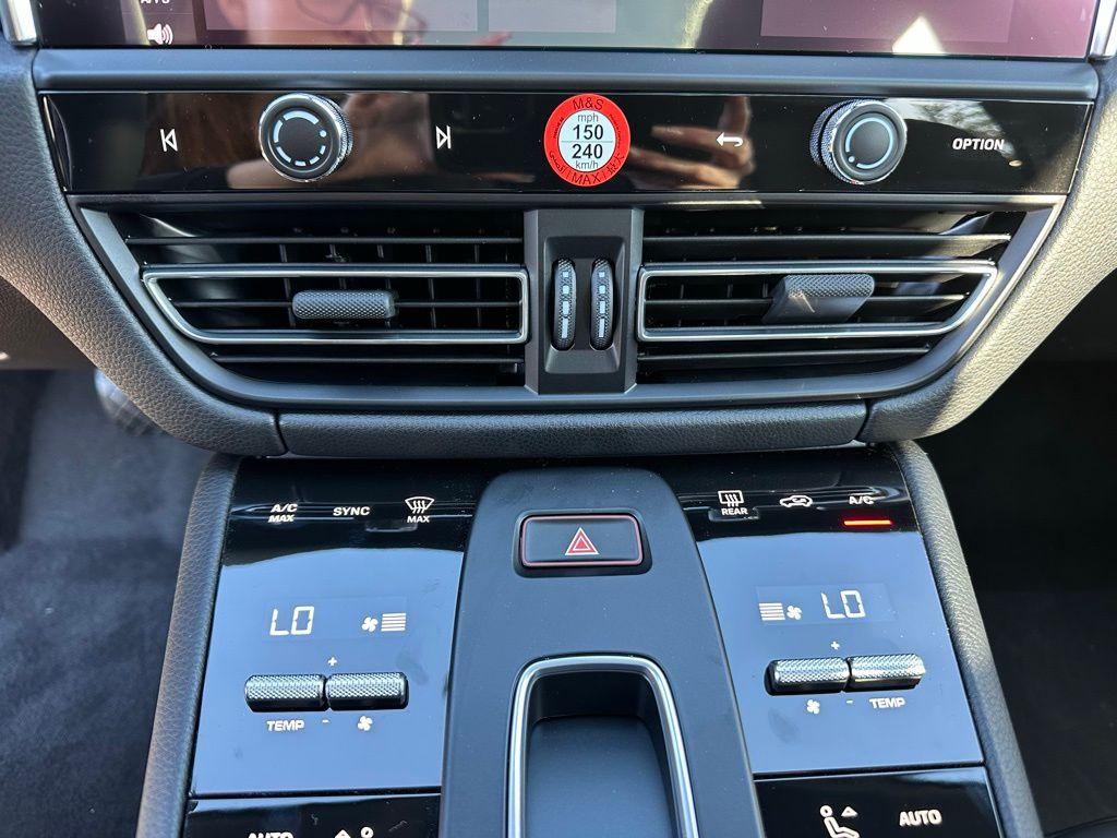 2026 Porsche MACAN T — миниатюра 22