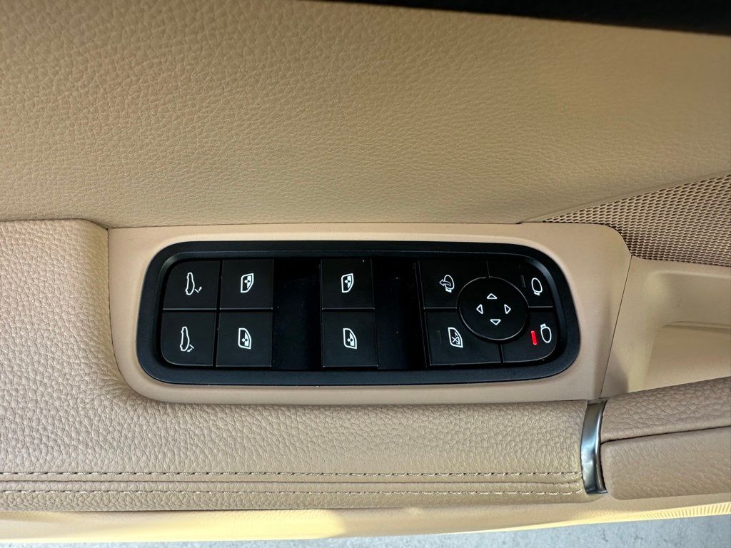 صورة مصغرة 18 لـ 2023 Porsche CAYENNE PLATINUM EDITION
