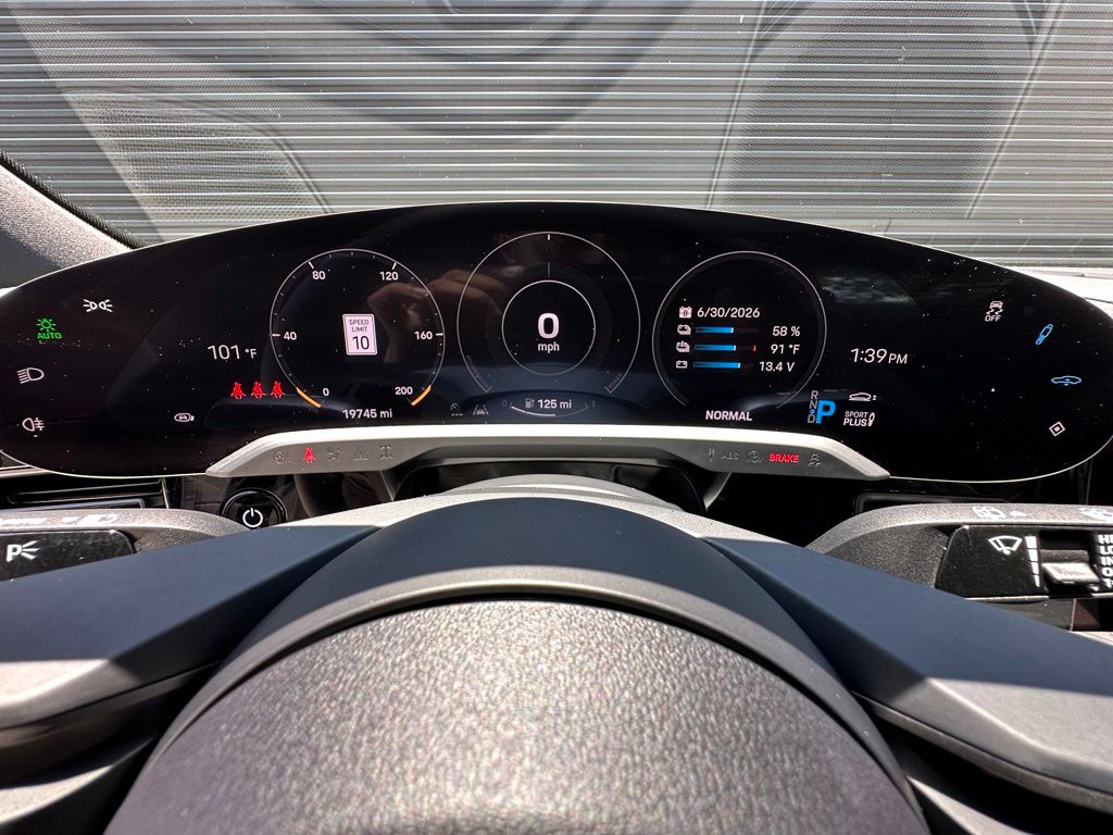 2024 Porsche TAYCAN 4S — миниатюра 26