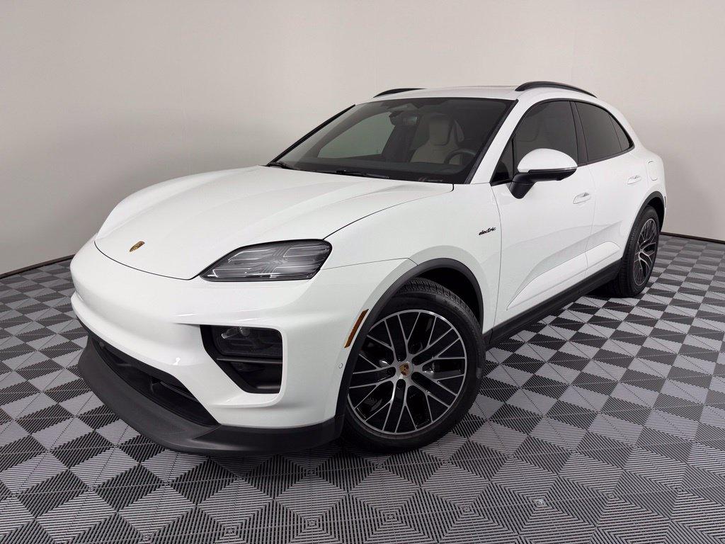 New 2026 Porsche Macan Base