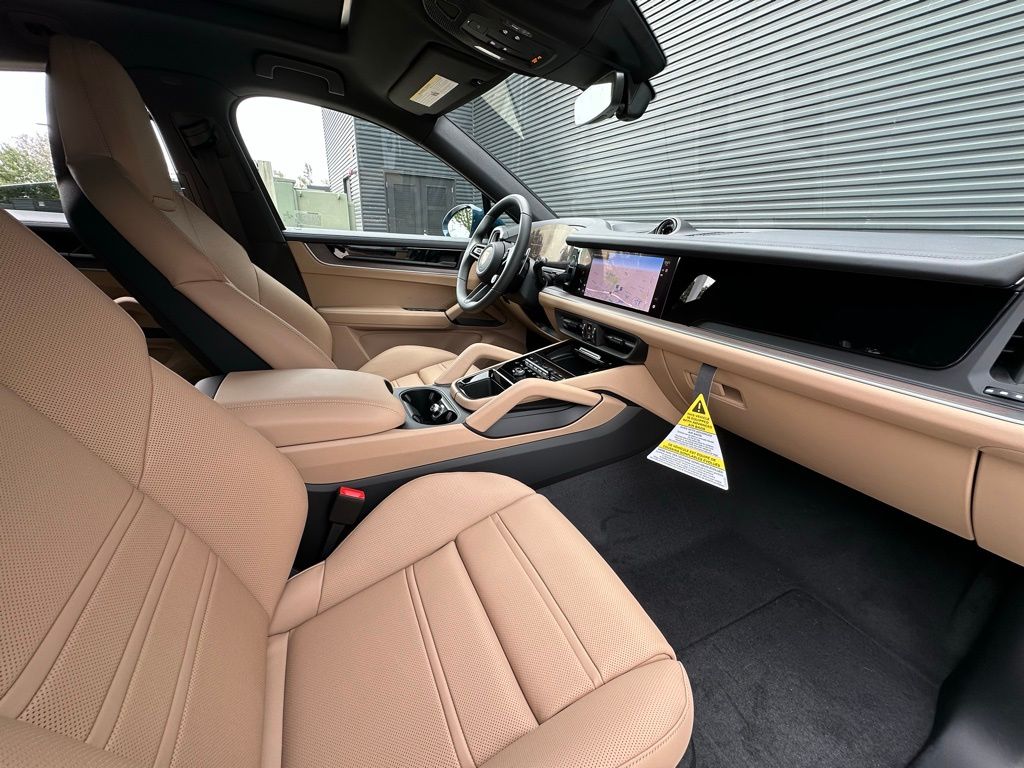 صورة مصغرة 41 لـ 2026 Porsche CAYENNE S COUPE AWD