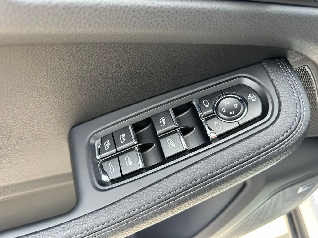 2026 Porsche MACAN 缩略图 21