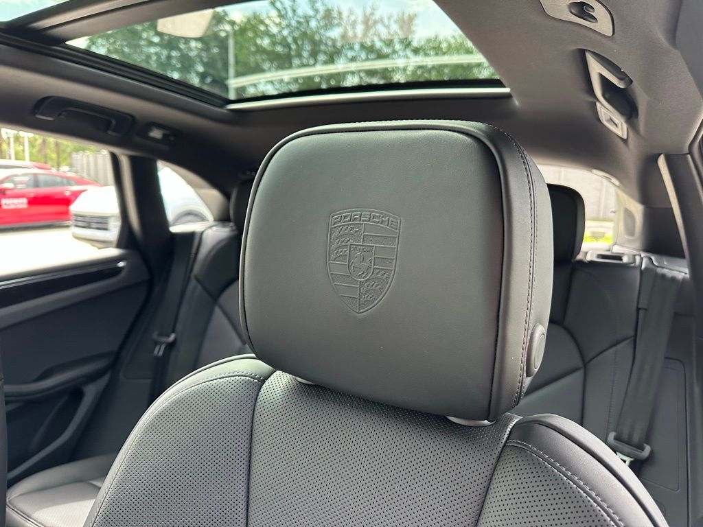 2026 Porsche MACAN — миниатюра 24