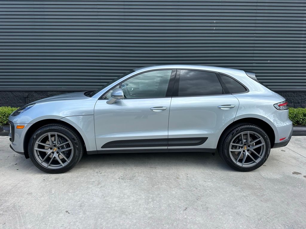 2026 Porsche MACAN — фото 2
