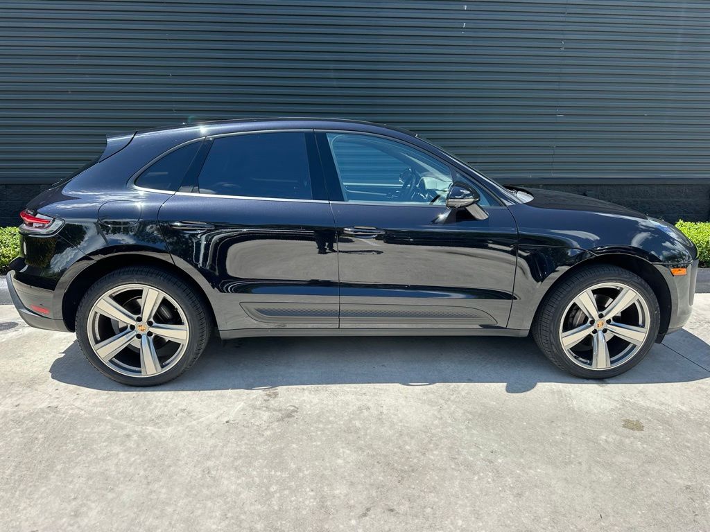 صورة 10 لـ 2023 Porsche MACAN