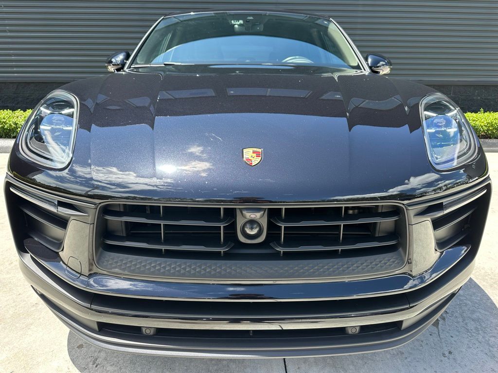صورة 8 لـ 2023 Porsche MACAN